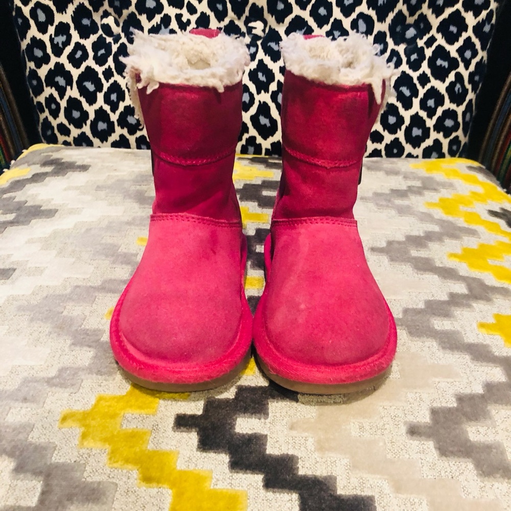 Hot Pink Fur Boots
Kookaburra Ugg
7
Girls